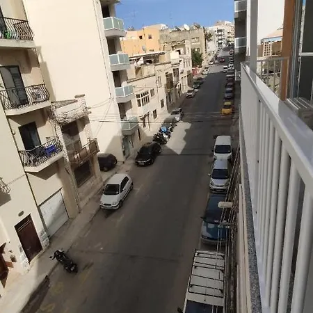 Private In #msida #pieta 'new & Modern' 30 Mins Walk To Valletta Habitación en casa particular