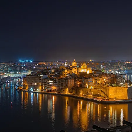 Private In #msida #pieta 'new & Modern' 30 Mins Walk To Valletta Habitación en casa particular Pietà