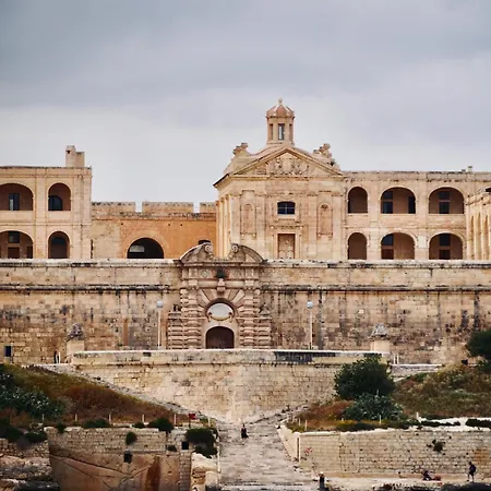 Private In #msida #pieta 'new & Modern' 30 Mins Walk To Valletta Pietà