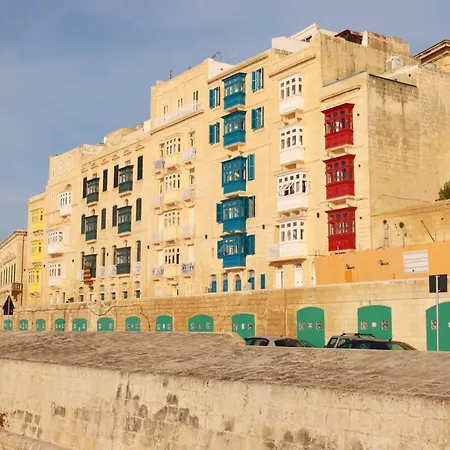 Private In #msida #pieta 'new & Modern' 30 Mins Walk To Valletta Habitación en casa particular *